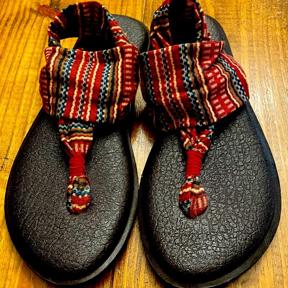 SANUK YOGA MAT SLING SANDAL - Original! Red/Brown Multi print size 8
